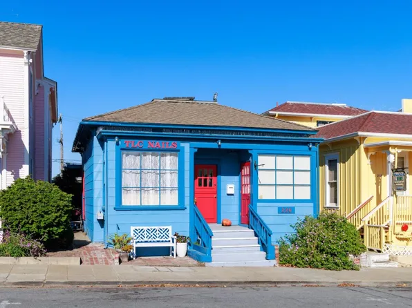 220 17th St, Pacific Grove, CA 93950