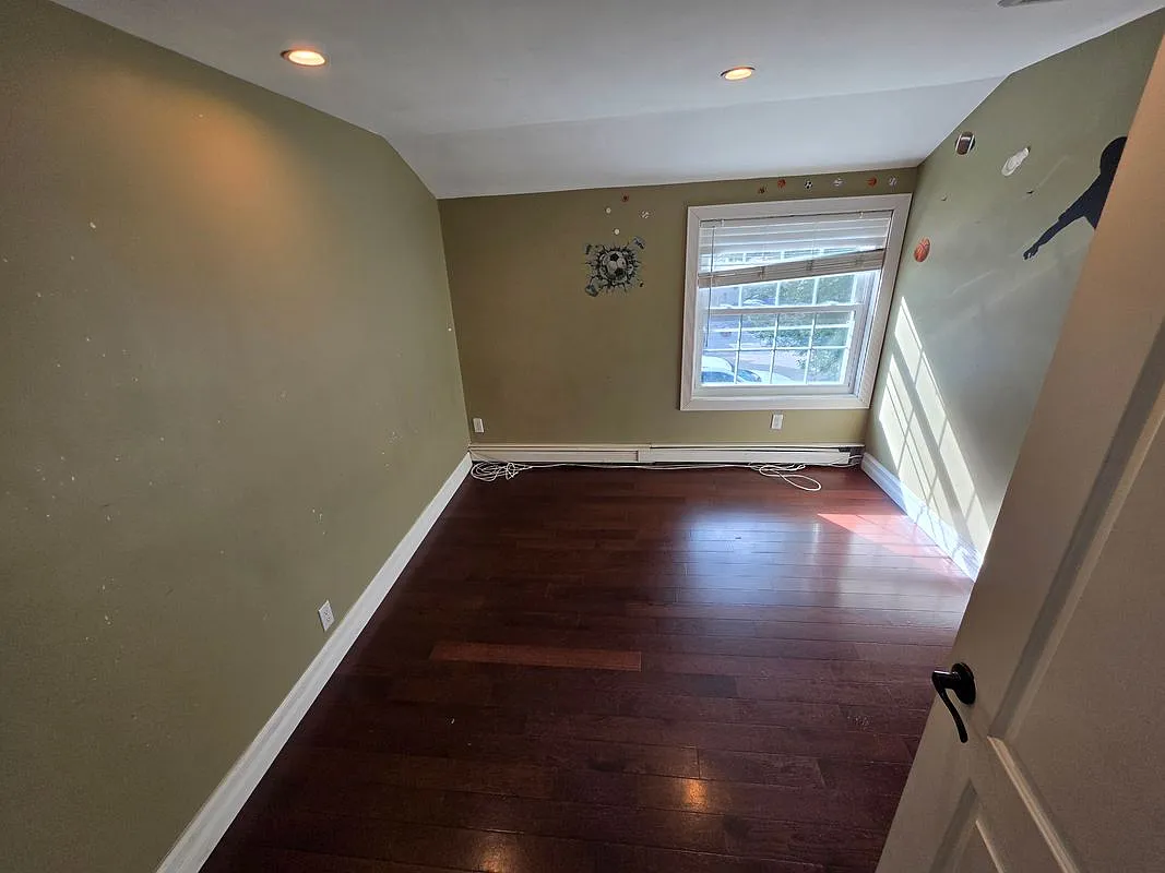 2 bed, 1.0 bath, 900 sqft, $2,800 — Photo 3