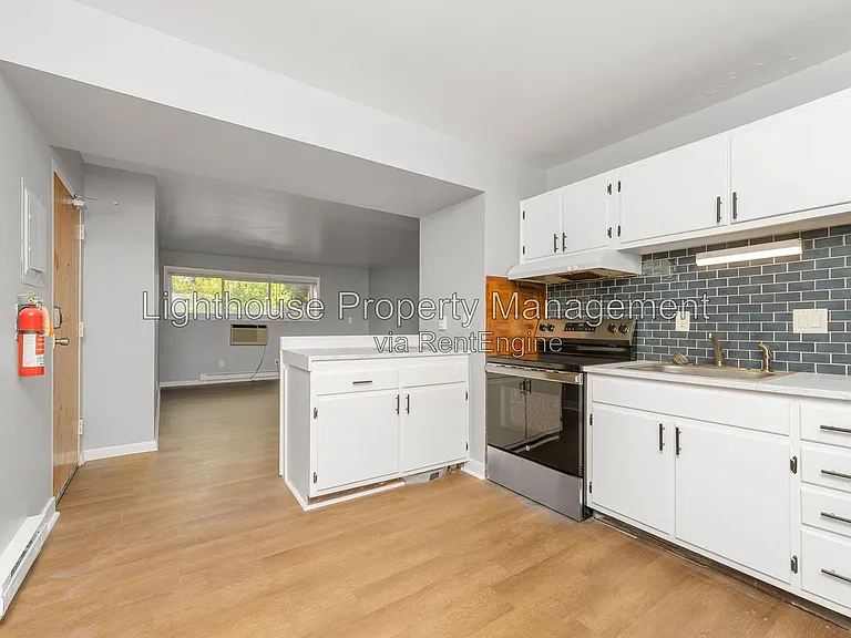 1832 Winton Ave #202 — Photo 2