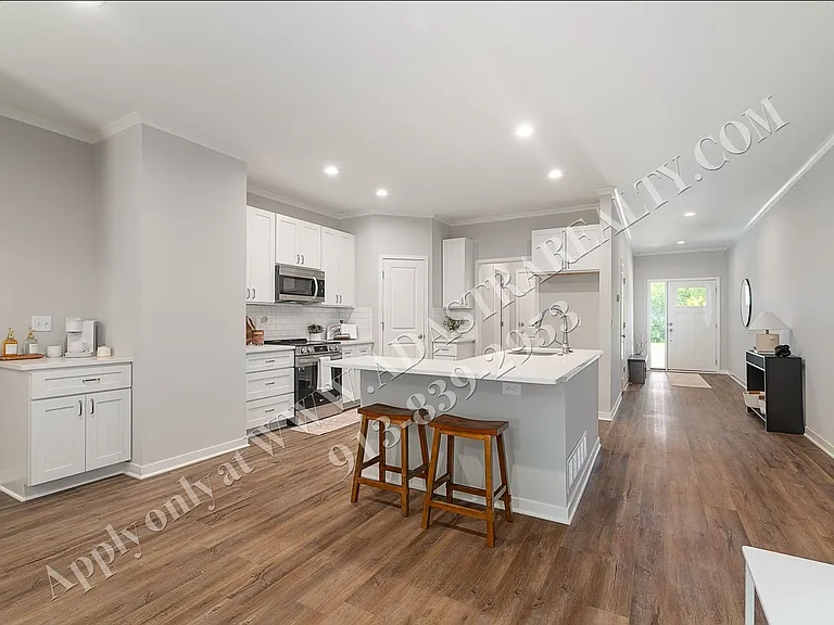 1089 N Findley St — Photo 12
