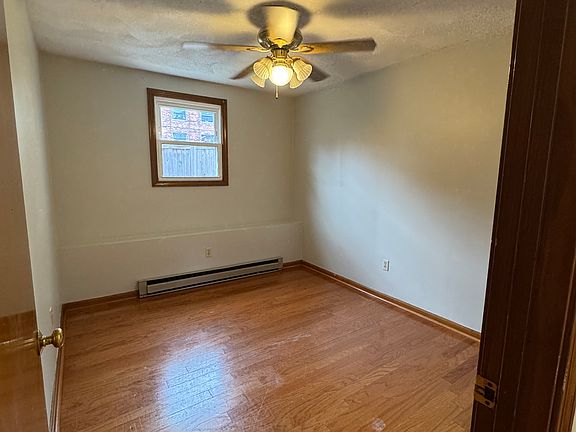 5th image of 122 Central St #1R