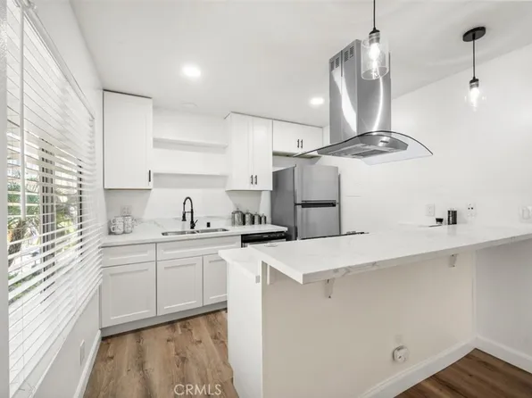 1422 Cabrillo Park Dr APT A, Santa Ana, CA 92701