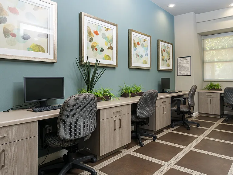 La Verne Village Luxury Apartment Homes — Photo 21