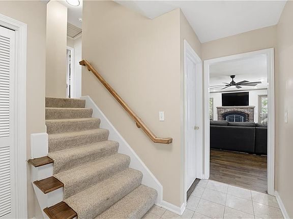 4th image of 5475 W 85th Ter