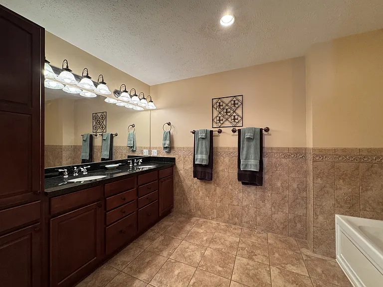 400 Saint Andrews Dr #1 — Photo 12