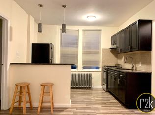 30-30 33rd St #3A, Astoria, NY 11102