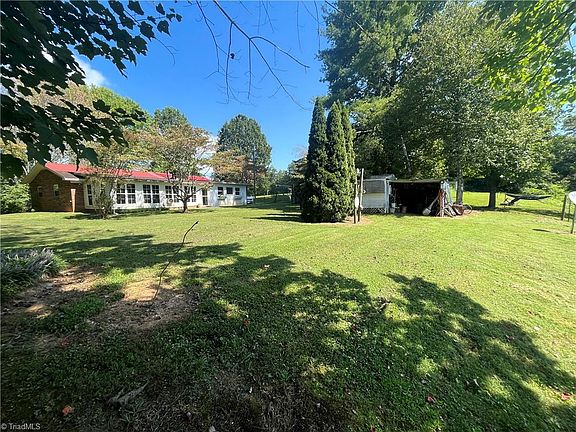 5th image of 177 Fisher Dr