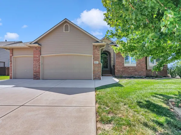 8614 E Scragg Cir, Wichita, KS 67226