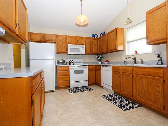 5th image of 6522 Jennifer Ct