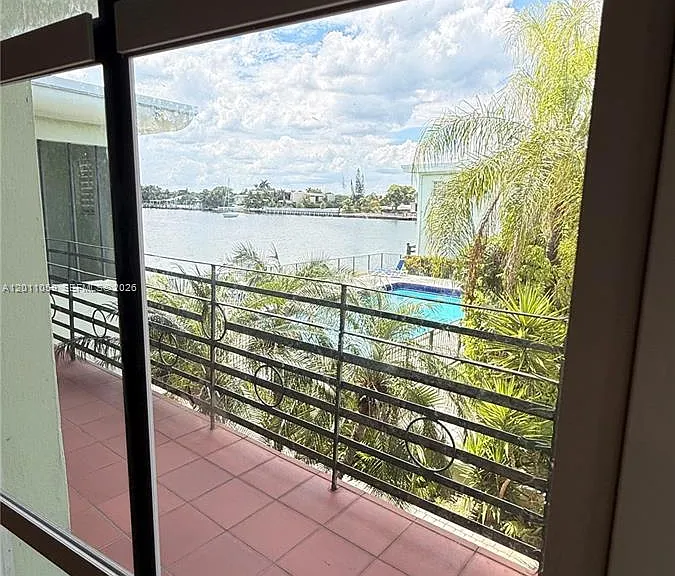 8600 Byron Ave #8 — Photo 26