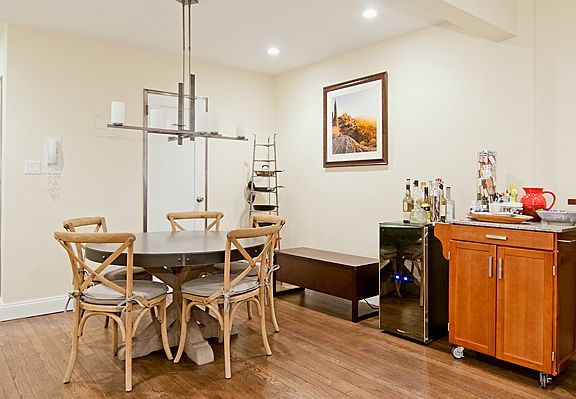 3rd image of 201 E 15th St APT 4C