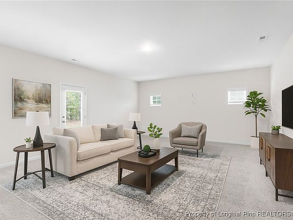 4th image of 440 Traveller Way