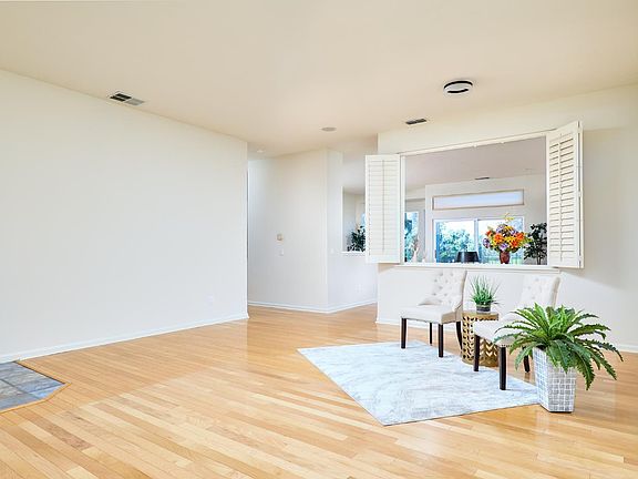 4th image of 48 Augusta Court