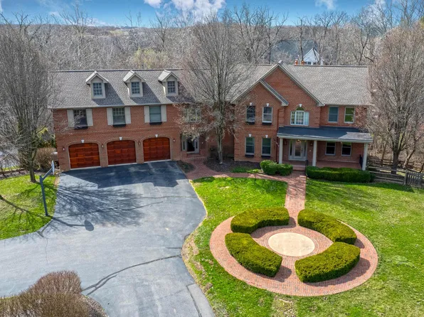 7040 Africa Rd, Galena, OH 43021