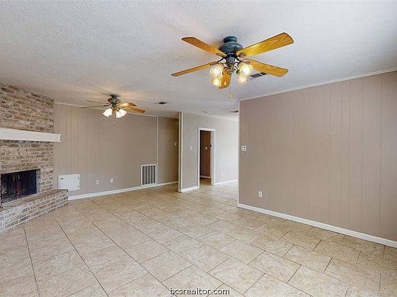 4th image of 3004 Longleaf Dr