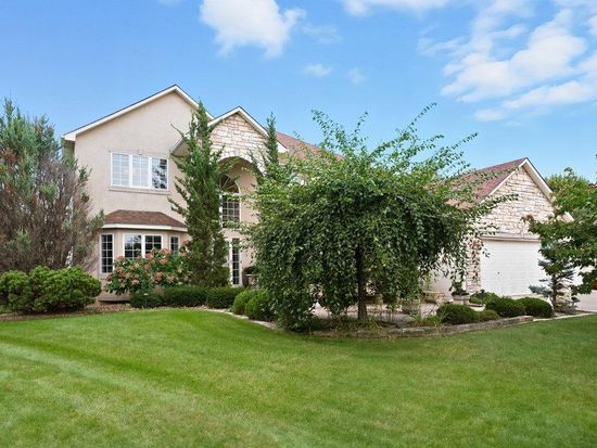 17949 Strawberry Ct, Eden Prairie, MN 55347