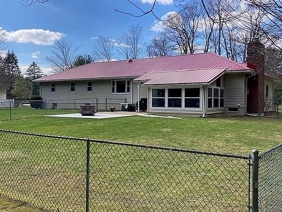 Rear view from Pippenwood Rd