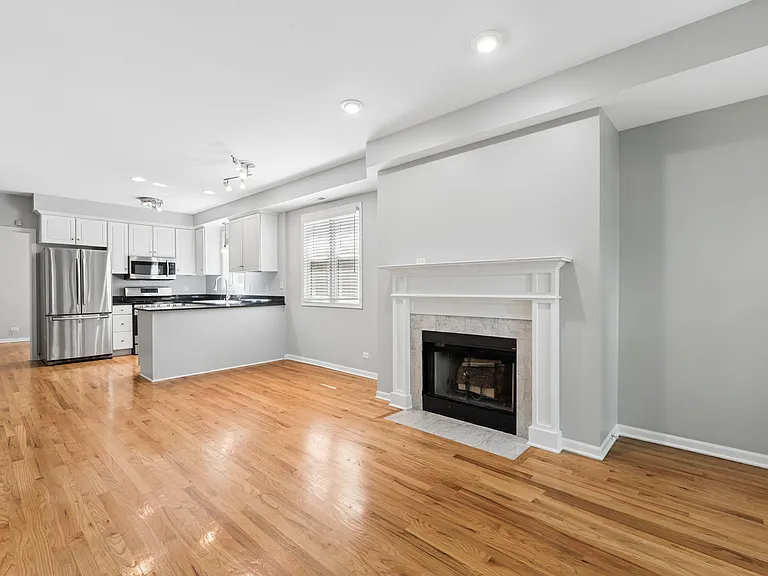 1535 W Oakdale Ave #2 — Photo 3