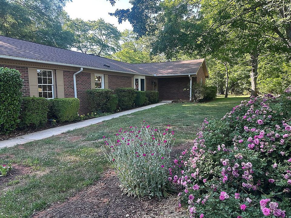 1st image of 4484 Cotswold Rd