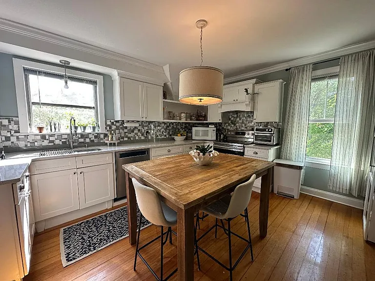 8 Warren Ave #2 — Photo 1