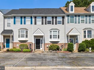 4 Winton Ln, Newark, DE 19702