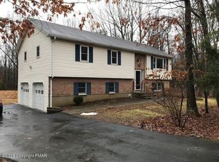 240 Squirrelwood Ct, Effort, PA 18330