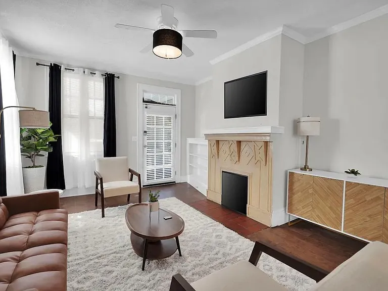 2205 Ernest St — Photo 2