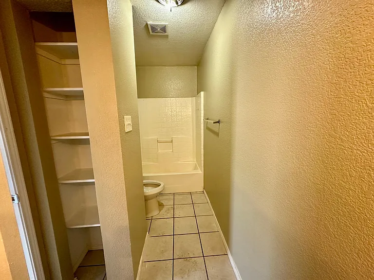 307 Kings Way Dr #A — Photo 4