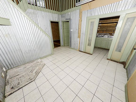 5th image of 808 W Coffin St #100-1