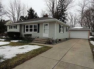 2921 Wellington Rd, Erie, PA 16506