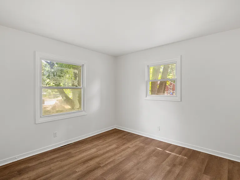 27 Bethune Ct — Photo 13
