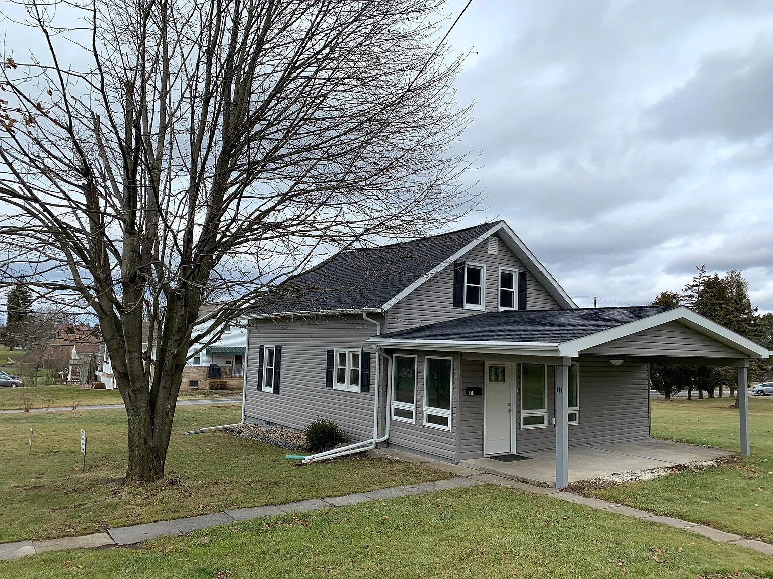 3 bed, 1200 sqft, $1,325 — Photo 1