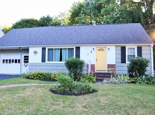 5 Maxwell Rd, Camillus, NY 13031