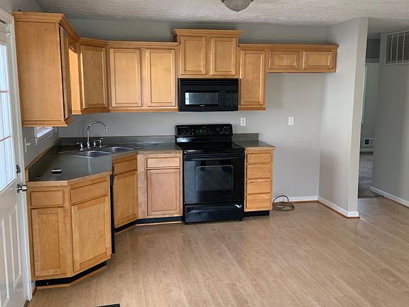 3rd image of 11216 Willowick Ct