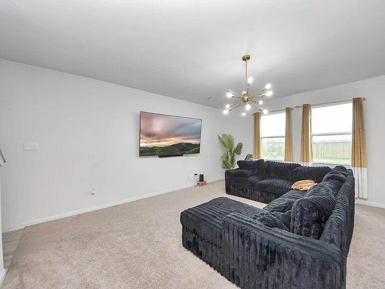 7943 Vacek Meadows Loop — Photo 9
