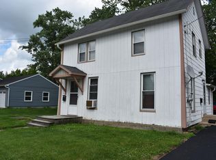 236 N Cross St #1, Sycamore, IL 60178