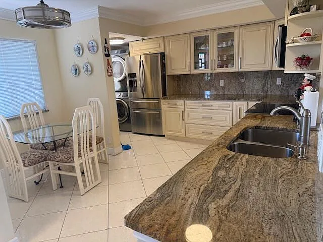 2 bed, 2.0 bath, 1599 sqft, $4,400 — Photo 3
