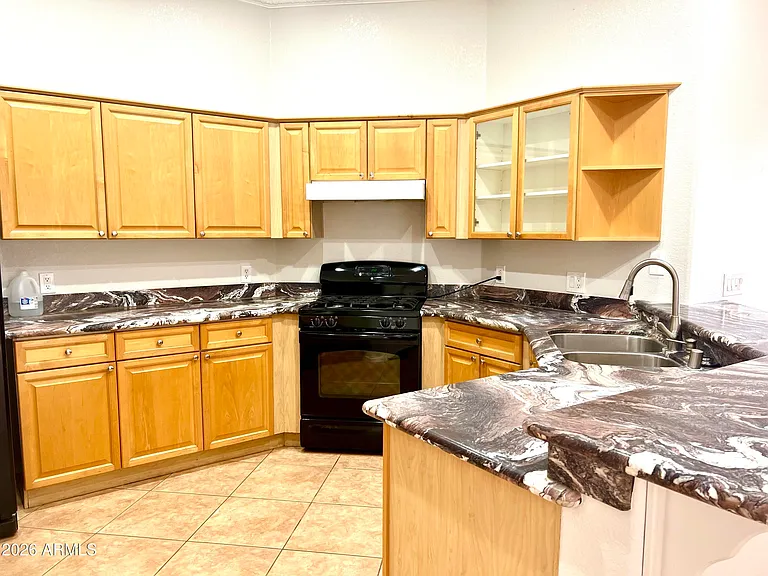 407 W Helena Dr — Photo 9