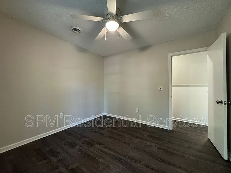 4805 Lord Nance Ct — Photo 10