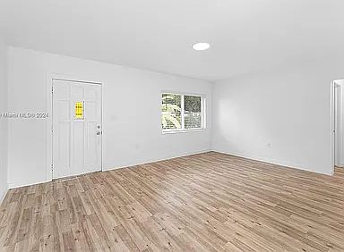 3rd image of 1560 NE 138th St