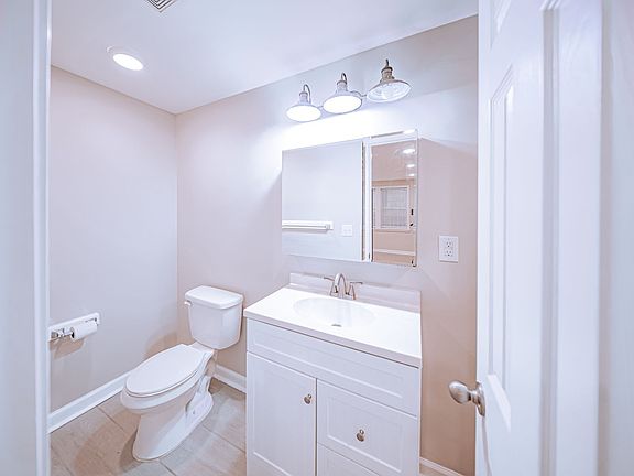 5th image of 39 Trammell St SW #31