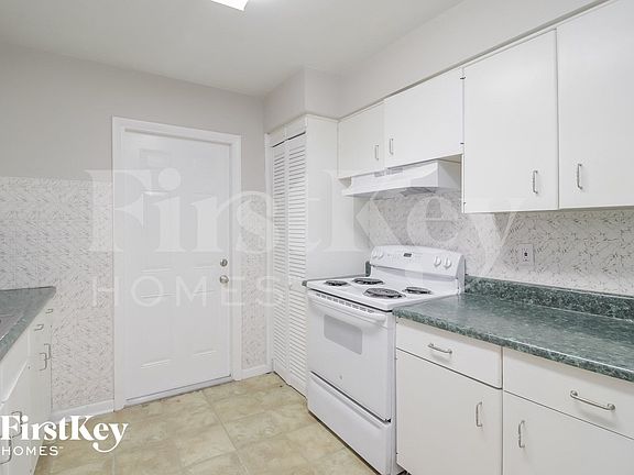 4th image of 1275 W Wellington Dr