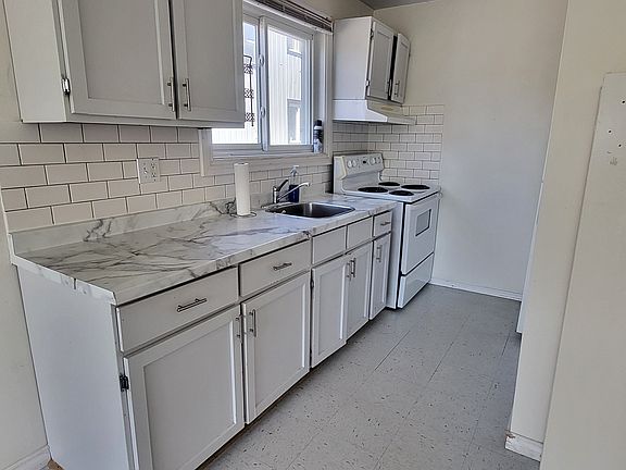 2nd image of 265 Macdonnell St #3