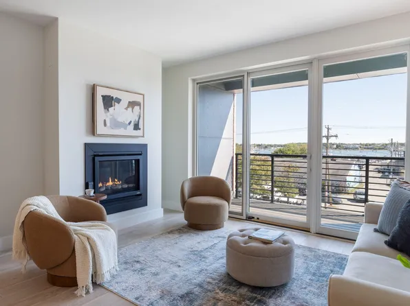 387 Commercial Street #326, Portland, ME 04101