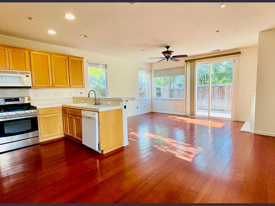 1st image of 474 Silverwood St
