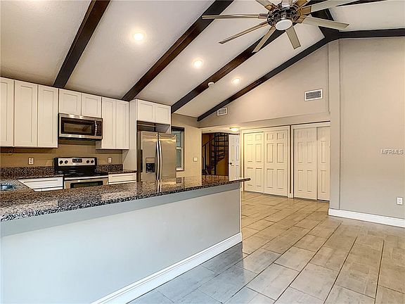 5th image of 131 Forest Ln