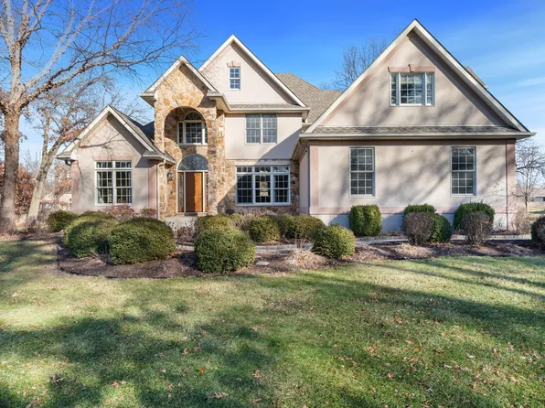 5315 Woodland Pond Ln, Loves Park, IL 61111