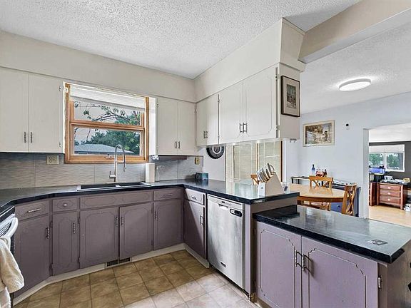 4th image of 213 W 6th St SE