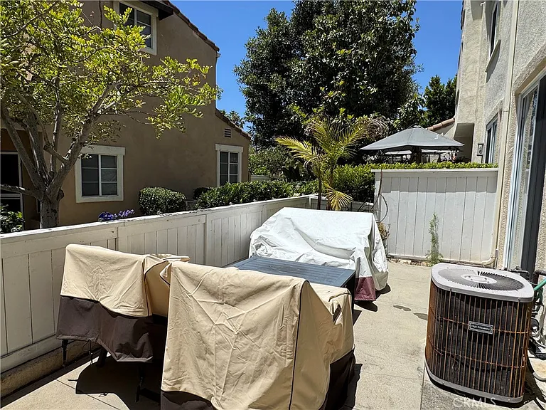 208 Chandon — Photo 13