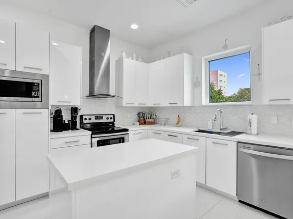 1347 N Ocean Blvd, Pompano Beach, FL 33062